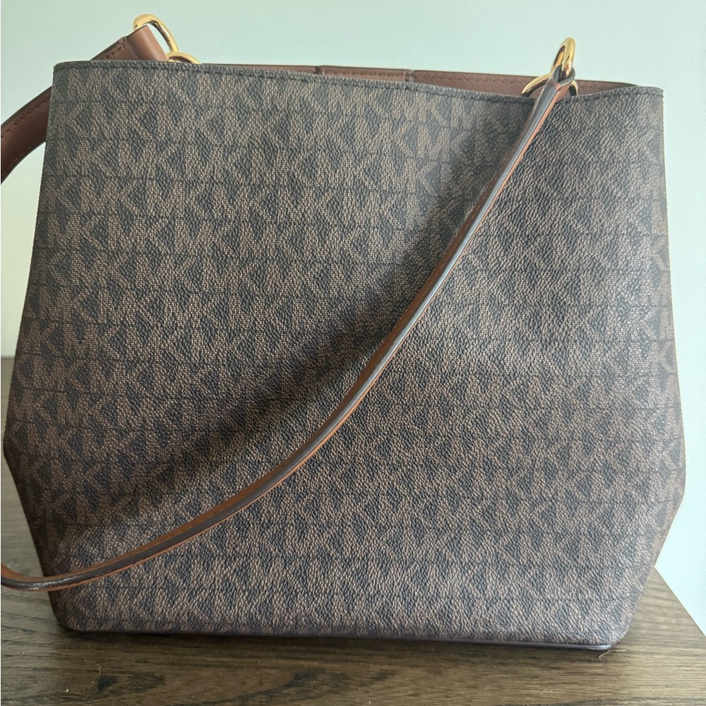 Michael Kors Pratt medium brown signature logo shoulder bag - Picture 11 of 12
